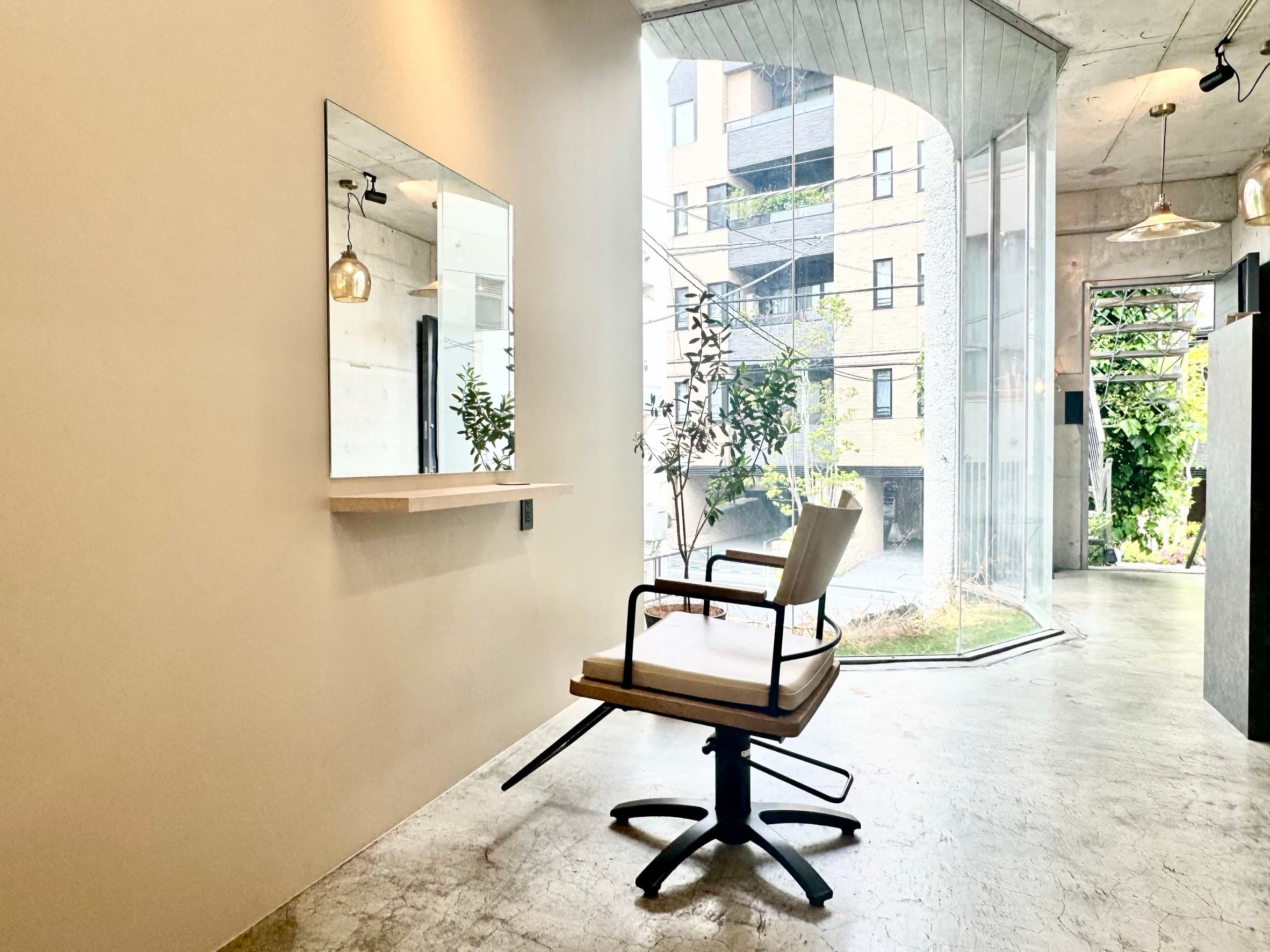 カットが得意なベテランスタイリストによるマンツーマン施術