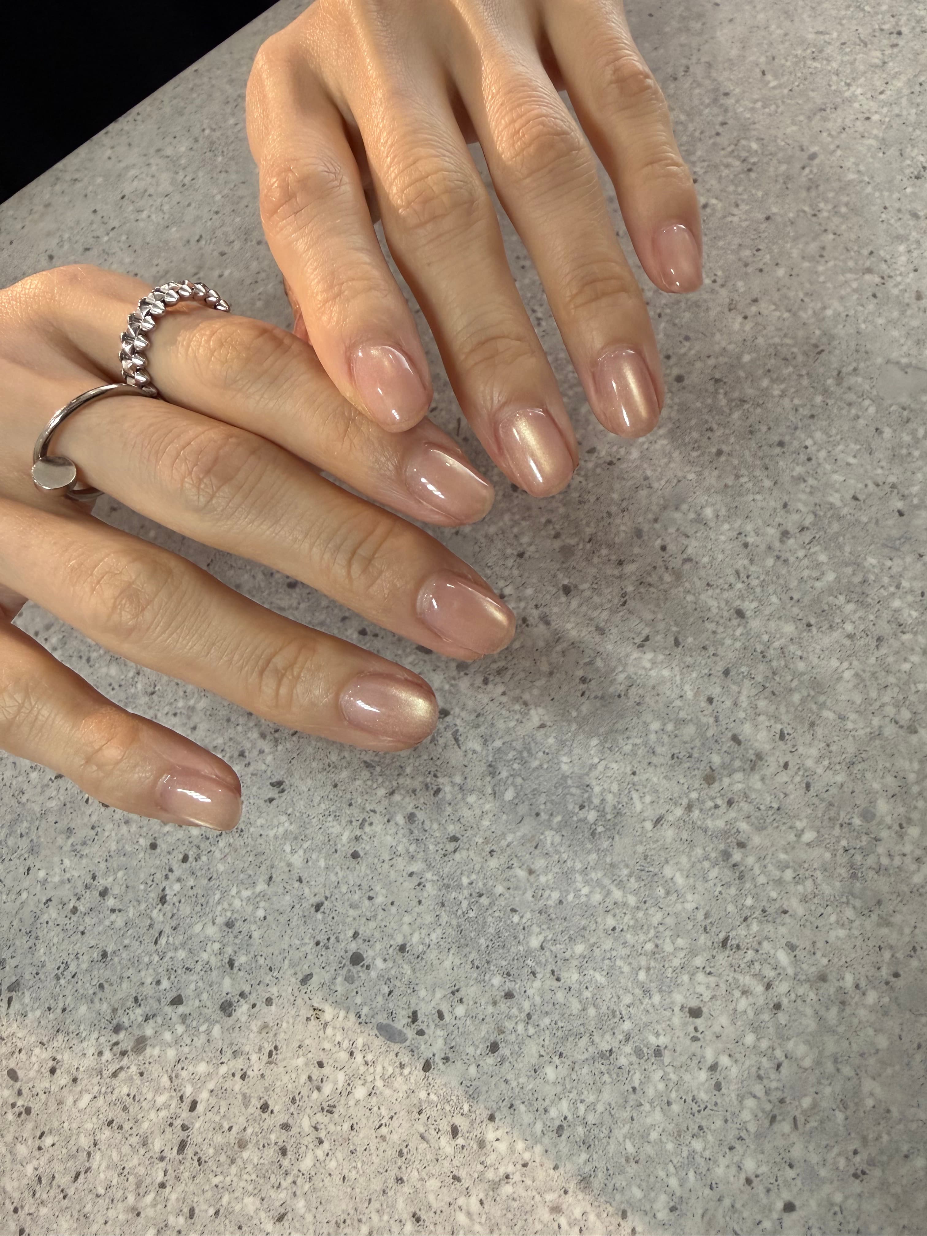 Careful fill-in treatment that takes care of your nails