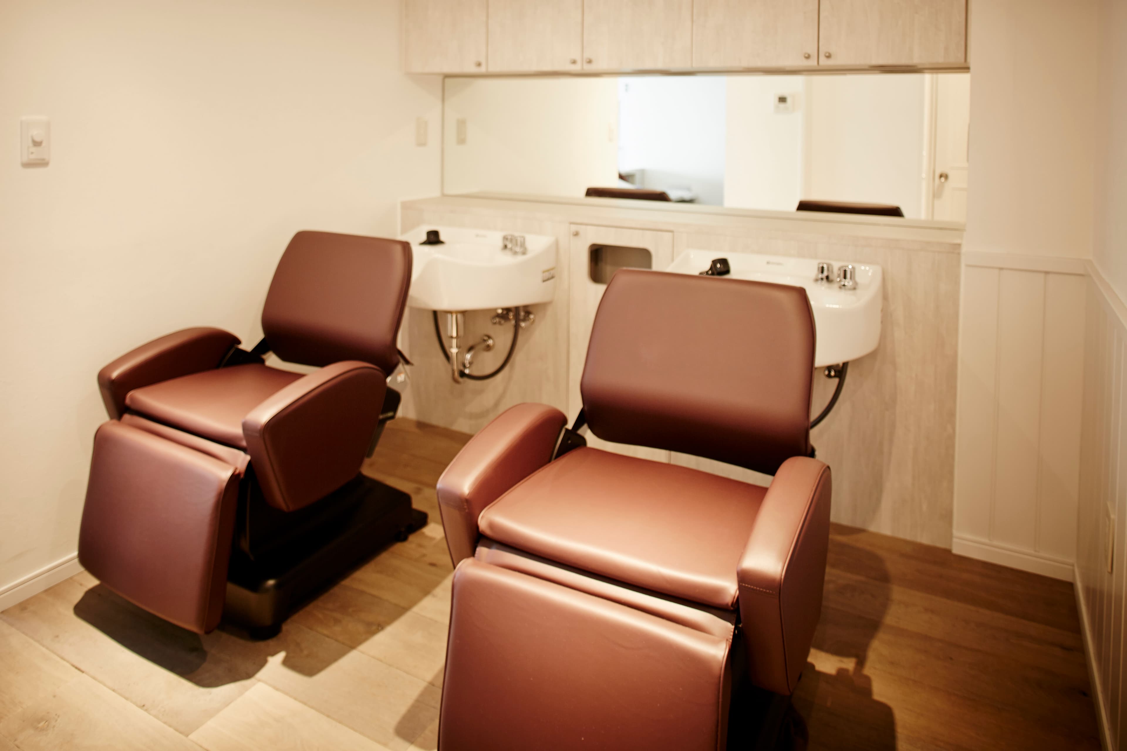Proposals to prepare hair and scalp with treatments and spas