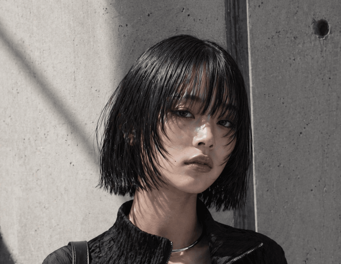 Good at short, mini bobs, and face-circumference cuts