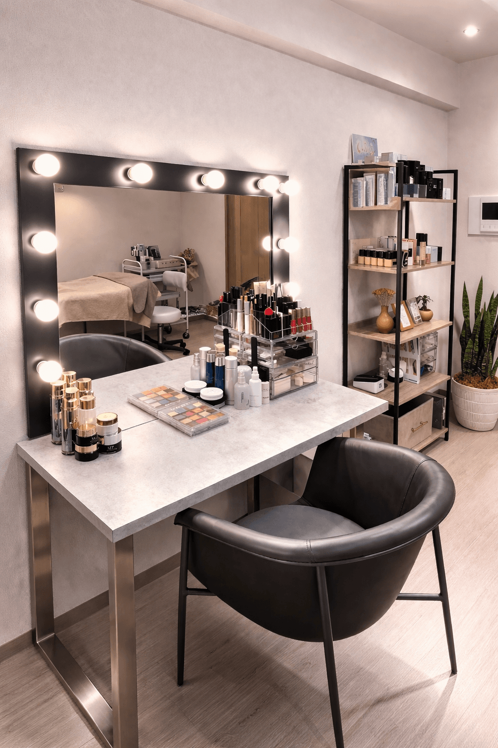 A private salon you can stop by in between trips