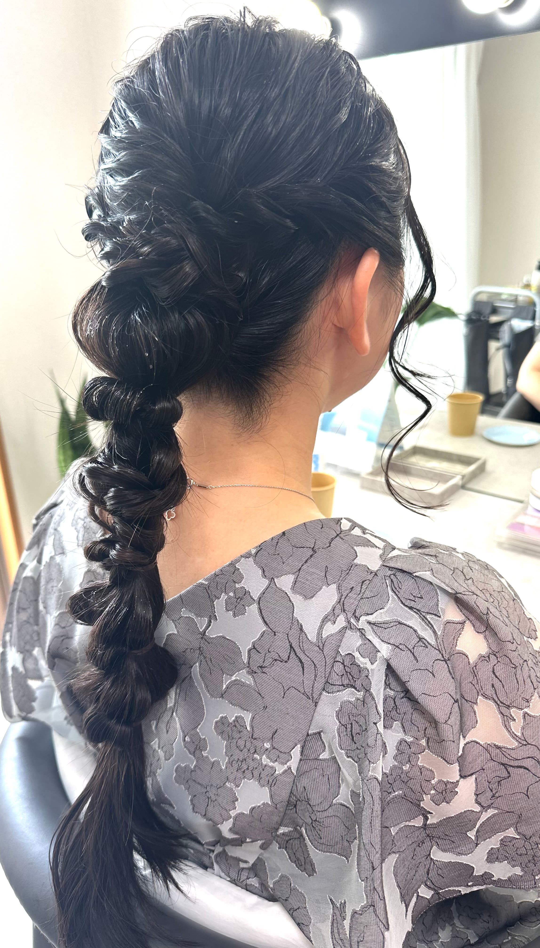 Personal hair and makeup that is finished according to the occasion