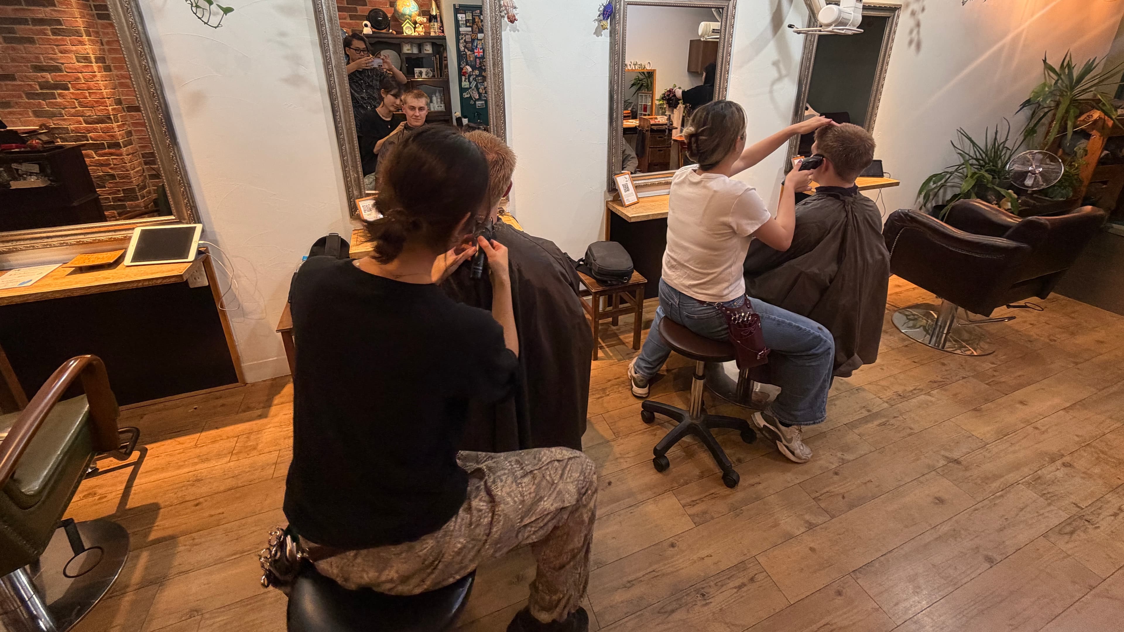 International hair salon OneWORLD Azabujuban - 3