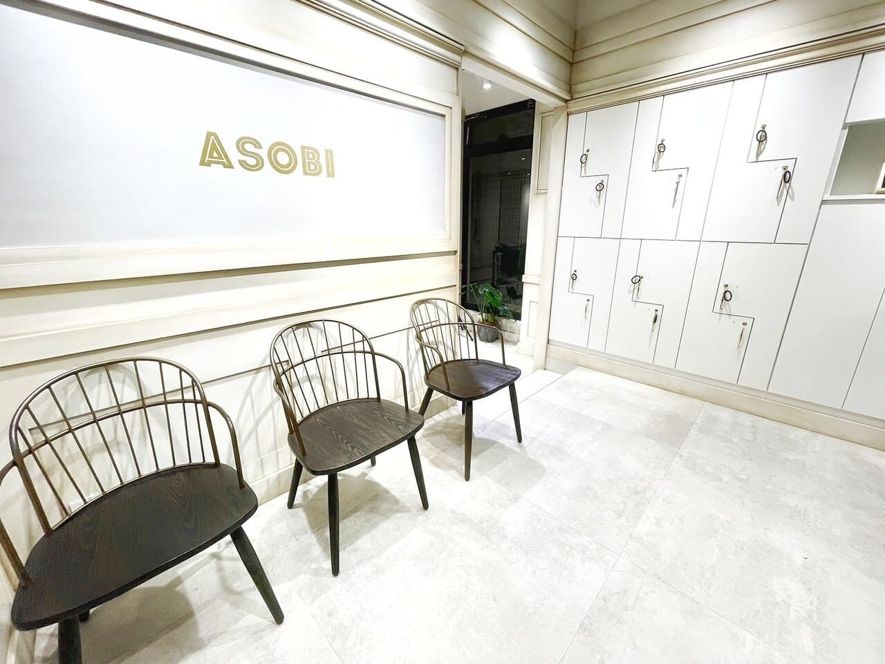 5 minute walk from Omotesando station | no bleach double color specialty salon