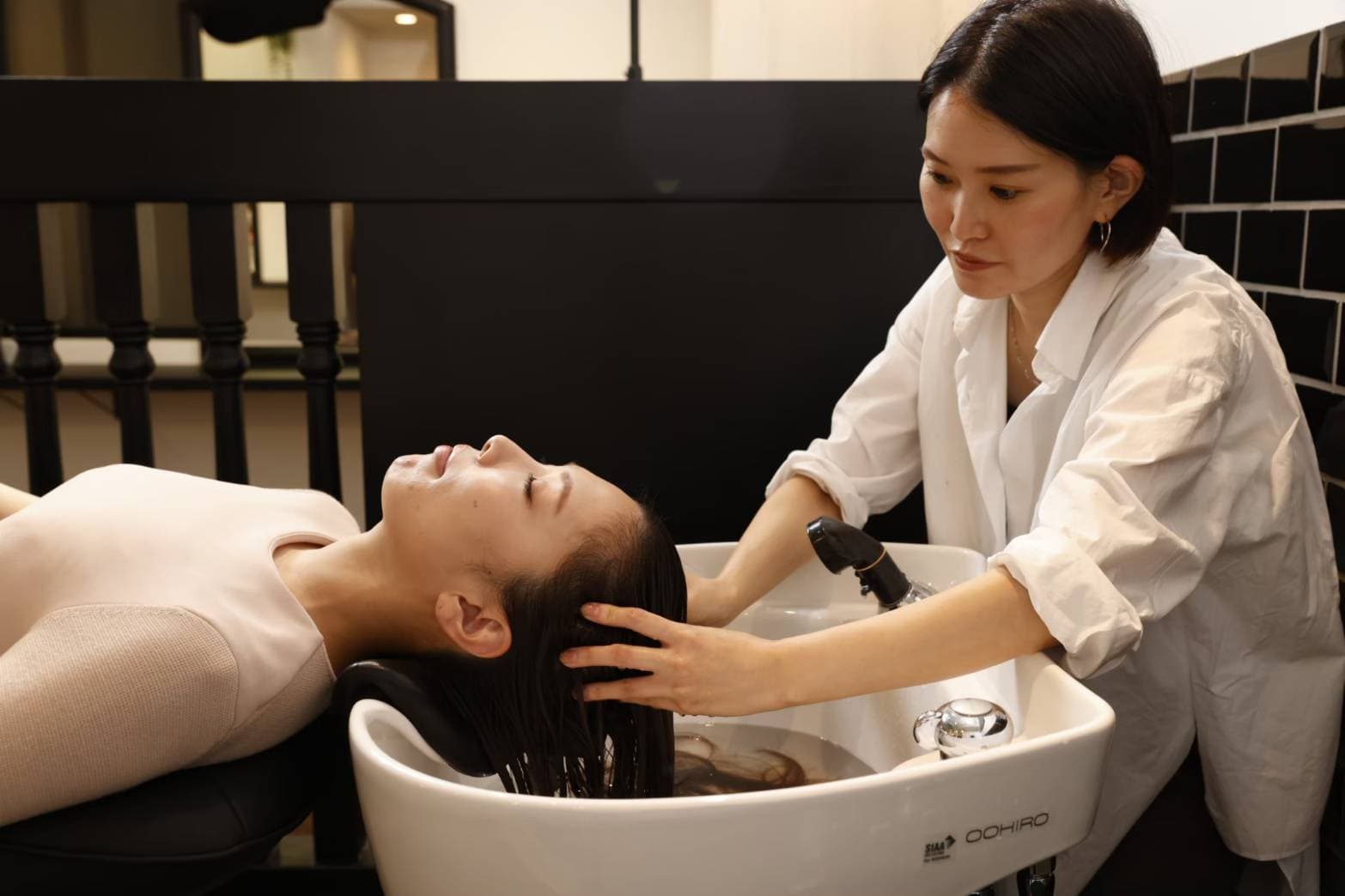 Head spa using highly concentrated carbonated springs